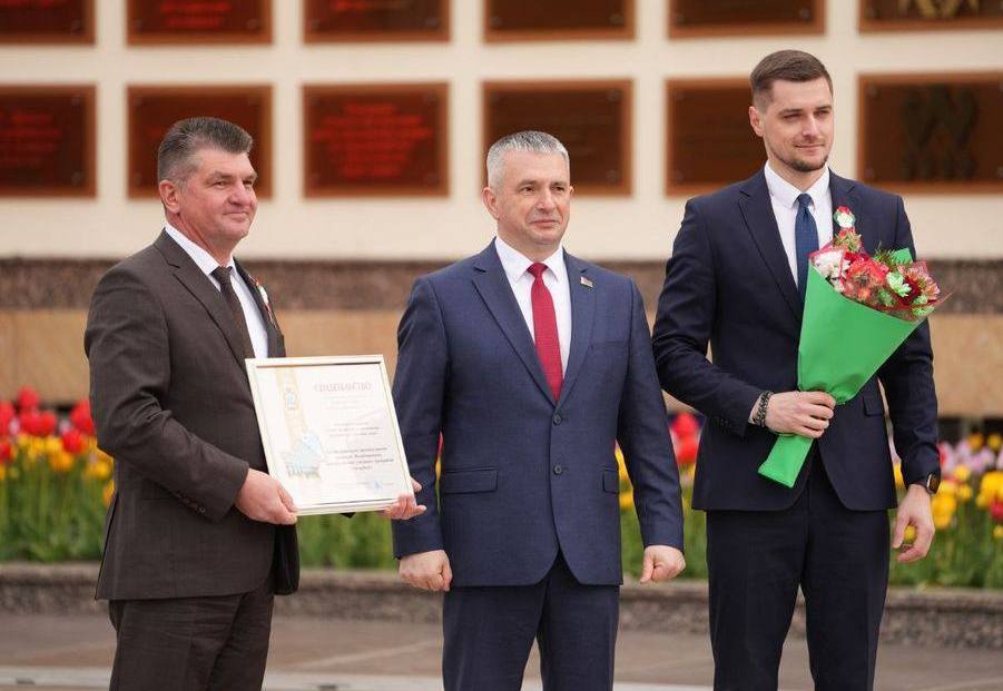 Доска почета Гомель1.jpg Доска почета Гомель1.jpg