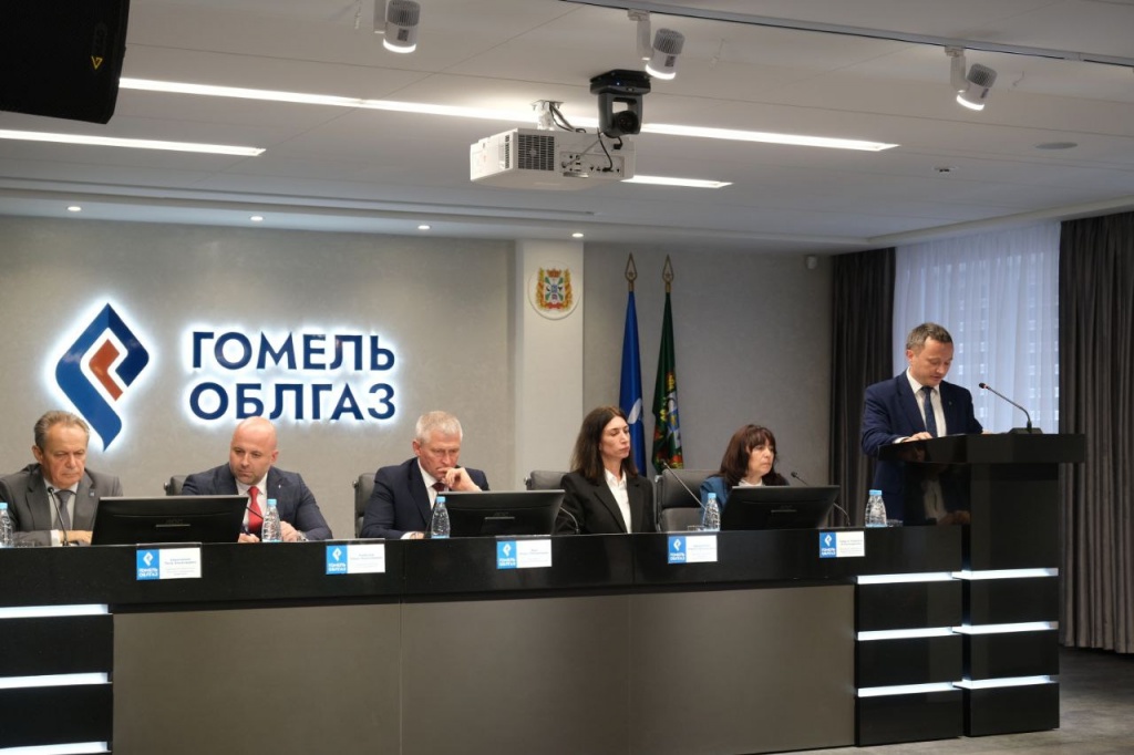 photo_5258425385476016573_y (1).jpg